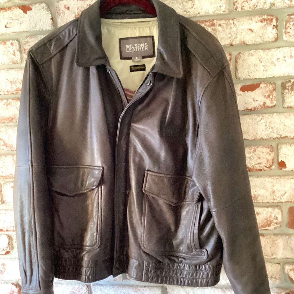 Men’s vintage brown leather jacket